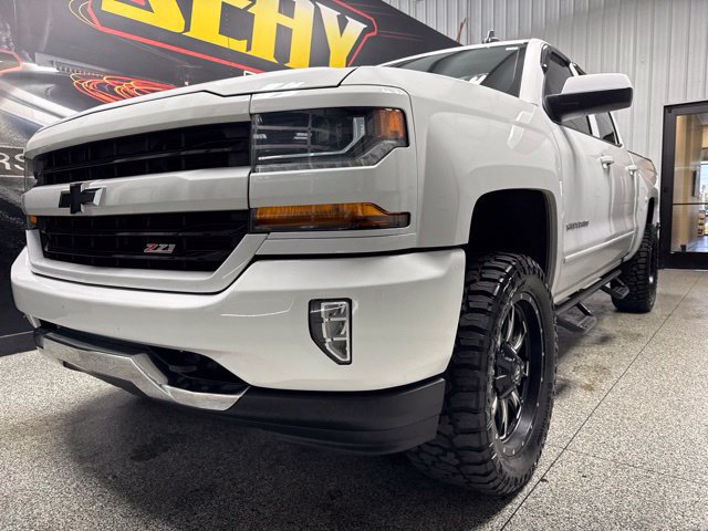Used 2018 Chevrolet Silverado 1500 LT w/ All Star Edition AWD/4WD image 2