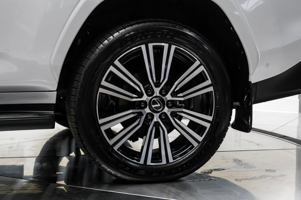 Used 2026 Lexus LX 700h Luxury w/ Appearance Package AWD/4WD image 63