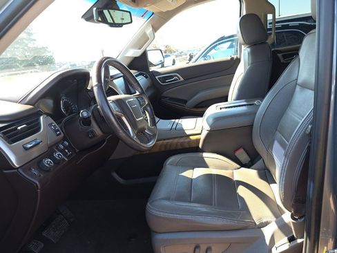 Used 2020 GMC Yukon XL Denali w/ Open Road Package image 10