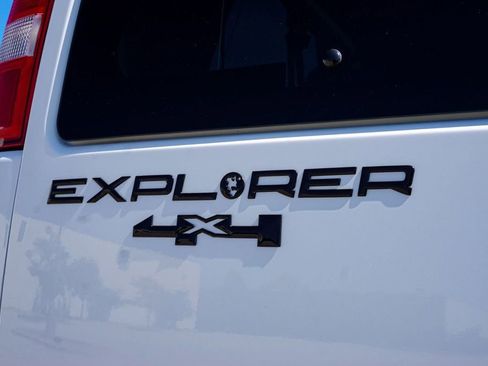 Used 2023 GMC Savana 2500 Extended image 58