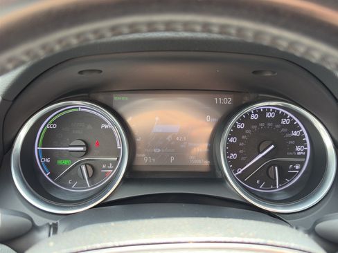 Used 2020 Toyota Camry XLE FWD image 18
