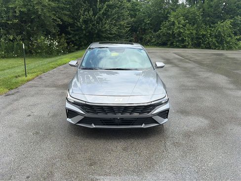 Used 2025 Hyundai Elantra SEL FWD image 7