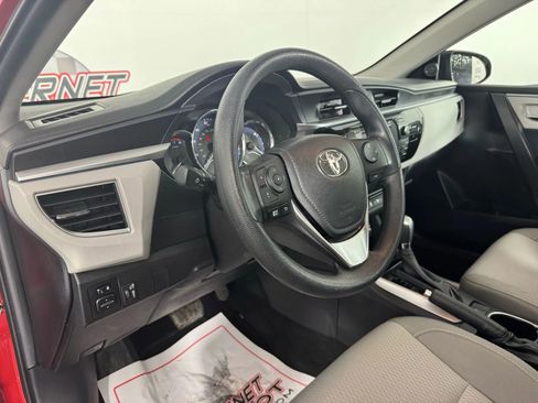 Used 2015 Toyota Corolla LE image 10