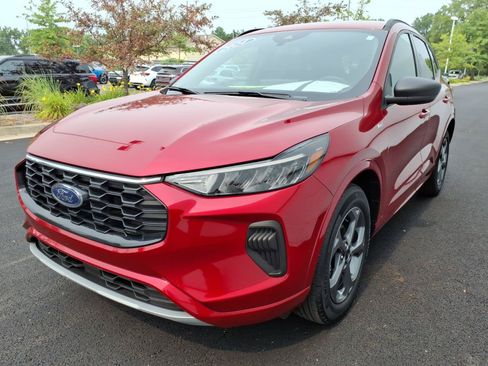Certified 2024 Ford Escape ST-Line w/ Tech Pack #1 AWD/4WD image 3