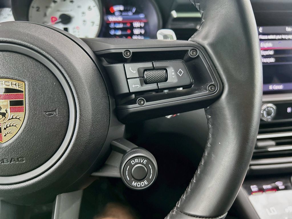 Certified 2025 Porsche Macan Turbo AWD/4WD image 14