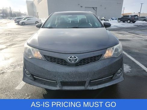 Used 2014 Toyota Camry L image 3