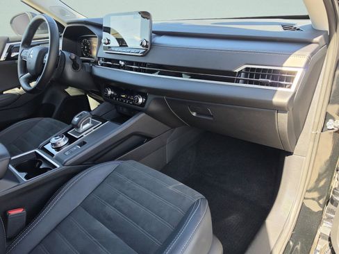 Used 2024 Mitsubishi Outlander FWD image 15