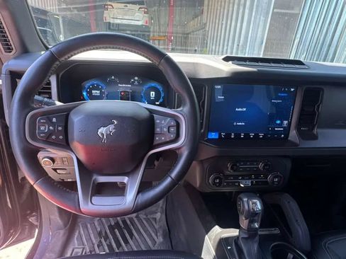Used 2025 Ford Bronco Badlands AWD/4WD image 17