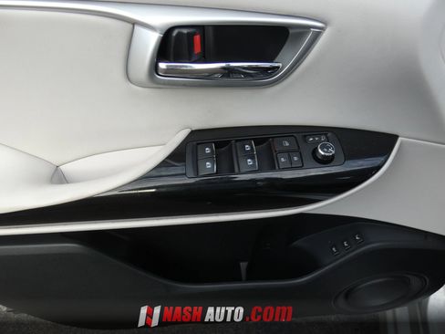 Used 2019 Toyota Mirai FWD image 47
