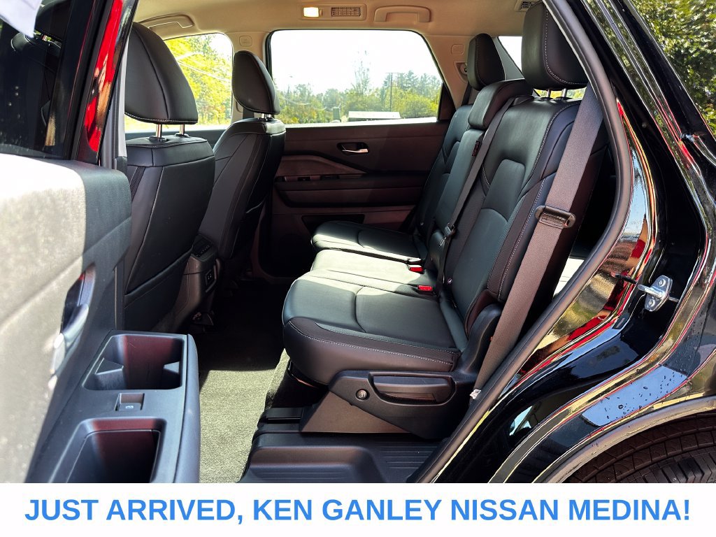 Certified 2026 Nissan Pathfinder SL AWD/4WD image 15