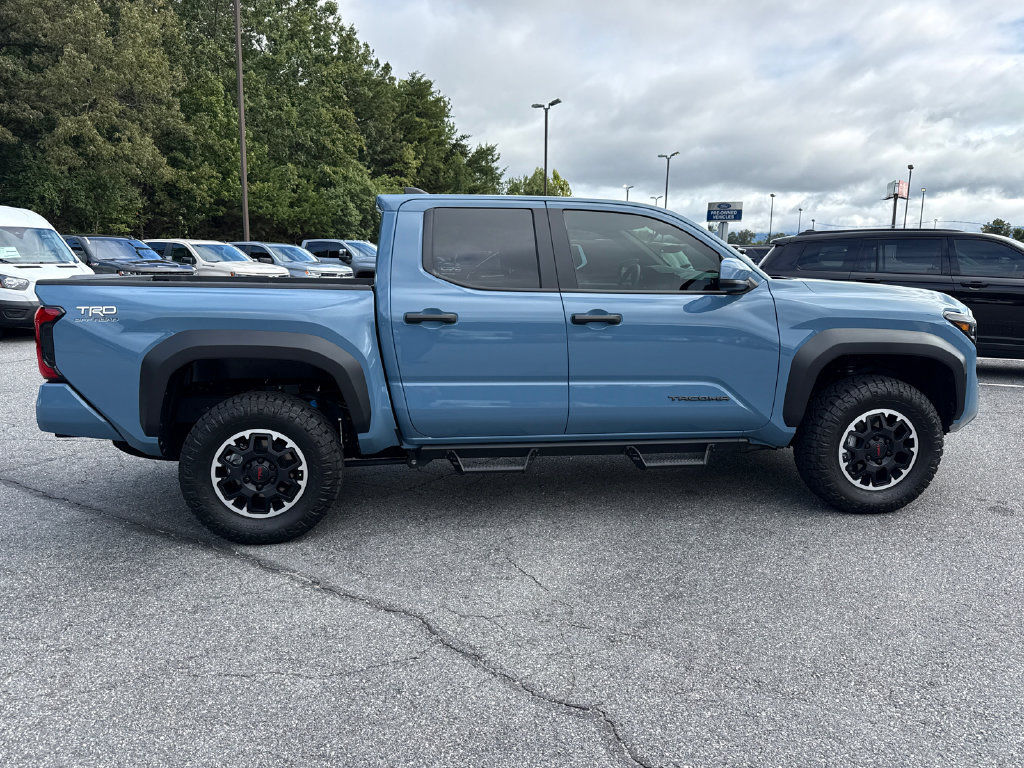 Used 2026 Toyota Tacoma TRD Off-Road AWD/4WD image 8