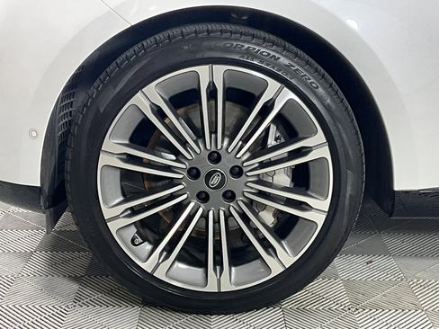 Certified 2024 Land Rover Range Rover Long Wheelbase SE image 29
