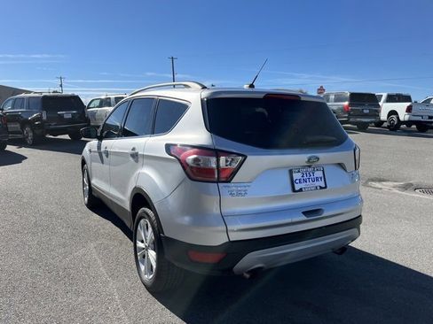 Used 2018 Ford Escape SE image 12