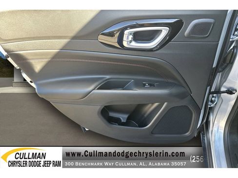 New 2026 Jeep Compass Trailhawk w/ Sun, Sound & Navigation Group AWD/4WD image 18