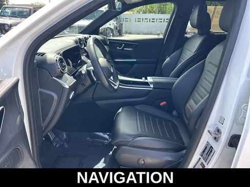 Used 2025 Mercedes-Benz GLC 300 4MATIC image 7