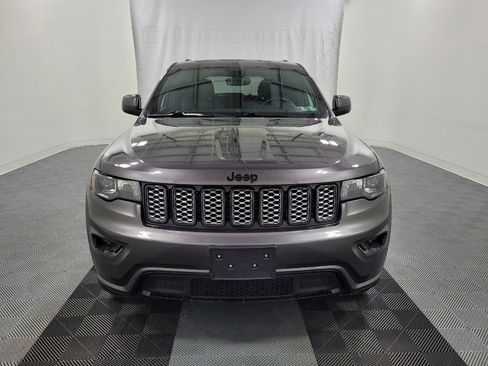 Used 2018 Jeep Grand Cherokee Altitude RWD image 14