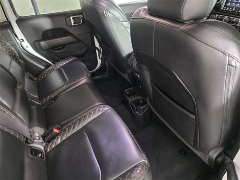 Used 2023 Jeep Gladiator Overland image 32