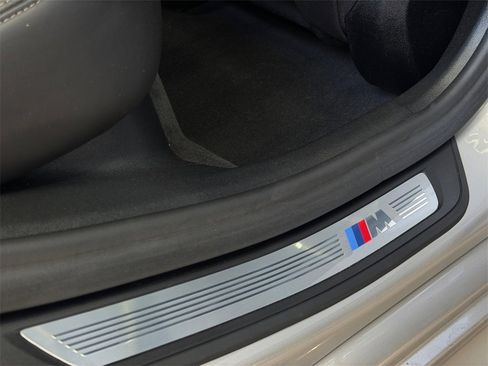 Used 2020 BMW M550i xDrive w/ Dynamic Handling Package image 17