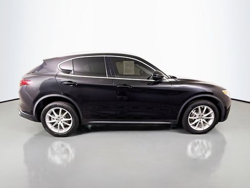 Used 2018 Alfa Romeo Stelvio Ti AWD/4WD image 11