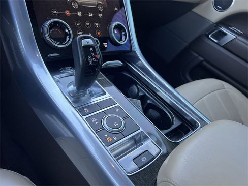 Used 2020 Land Rover Range Rover Sport HSE image 33