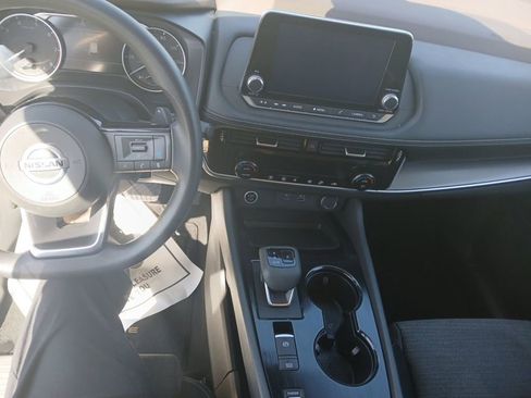 Used 2021 Nissan Rogue SV image 12