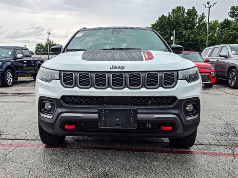 Used 2025 Jeep Compass Trailhawk AWD/4WD image 2