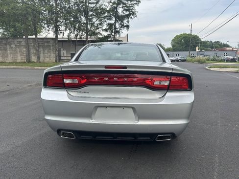 Used 2012 Dodge Charger SE RWD image 6