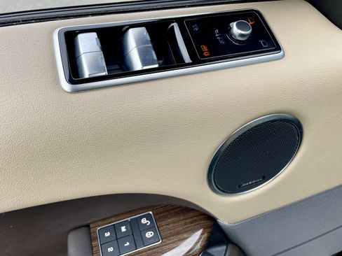 Used 2020 Land Rover Range Rover Sport HSE image 11