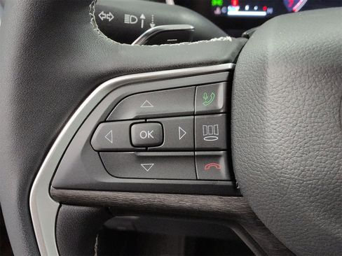 Used 2025 Jeep Grand Cherokee L Limited image 24