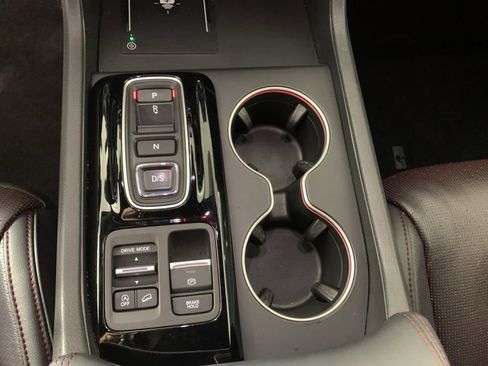 Used 2025 Honda Pilot Black Edition image 28