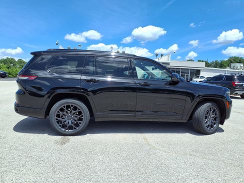 Used 2023 Jeep Grand Cherokee L Summit AWD/4WD image 37