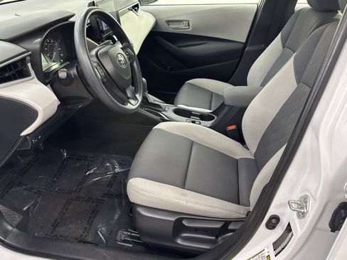 Used 2024 Toyota Corolla LE image 2