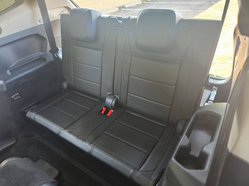 Used 2019 Volkswagen Tiguan SE w/ Panoramic Sunroof Package AWD/4WD image 13