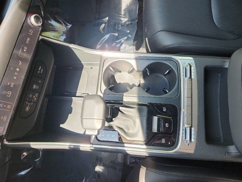New 2026 Kia Carnival SX w/ SX Dark Edition Package FWD image 30