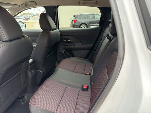 Used 2025 Nissan Kicks SR image 14