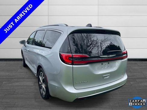 Used 2024 Chrysler Pacifica Pinnacle FWD image 5