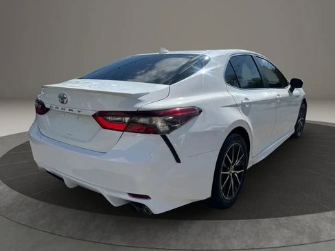 Used 2021 Toyota Camry SE FWD image 5