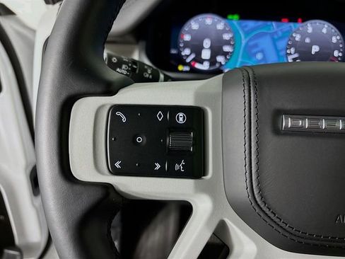 Used 2024 Land Rover Defender 110 X-Dynamic SE image 10