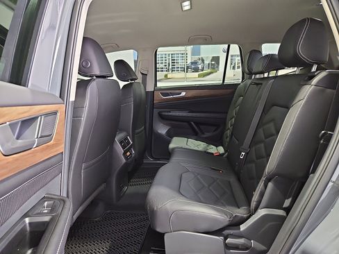 New 2026 Volkswagen Atlas SE FWD image 14