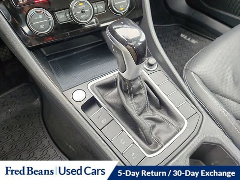 Certified 2024 Volkswagen Jetta SEL image 17