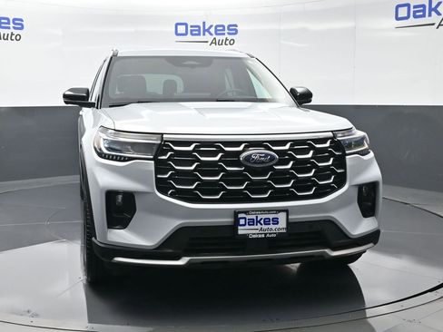 Used 2025 Ford Explorer Platinum w/ LUX Leather Package AWD/4WD image 3