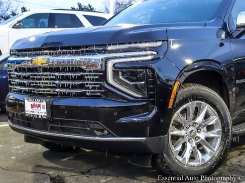 Used 2025 Chevrolet Suburban Premier w/ Sun And Tow Package image 4