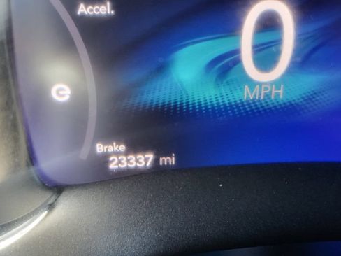 Used 2024 Chrysler Pacifica Limited FWD image 34