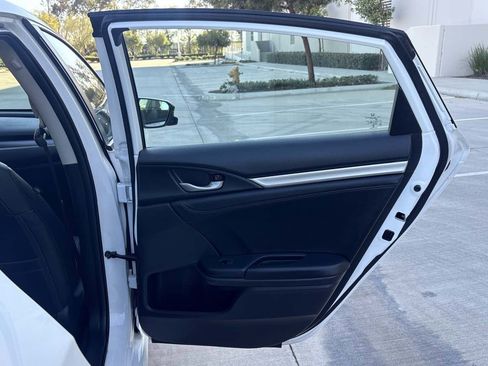 Used 2017 Honda Civic Touring image 14