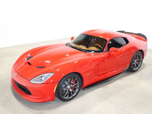 Used 2013 SRT Viper GTS w/ GTS Laguna Interior Pkg image 4
