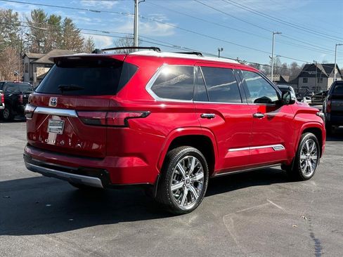 Used 2023 Toyota Sequoia Capstone image 3
