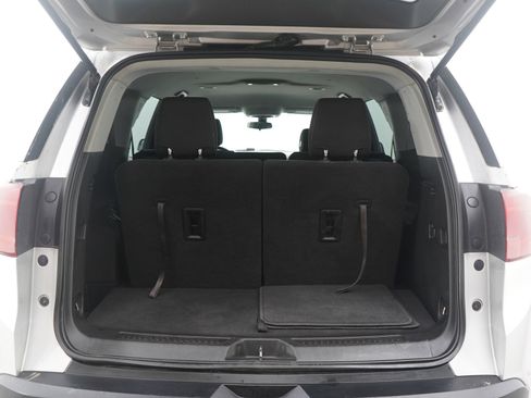 Used 2019 GMC Acadia SLE image 18