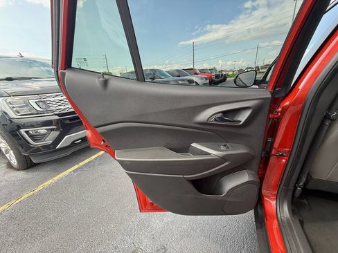 Used 2024 Chevrolet Trax ACTIV FWD image 18