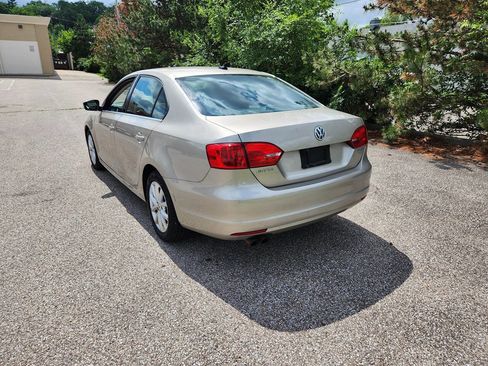 Used 2013 Volkswagen Jetta SE FWD image 10