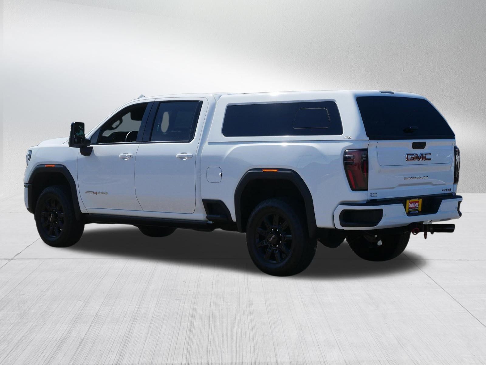 Used 2024 GMC Sierra 2500 AT4 w/ AT4 Premium Plus Package AWD/4WD image 5